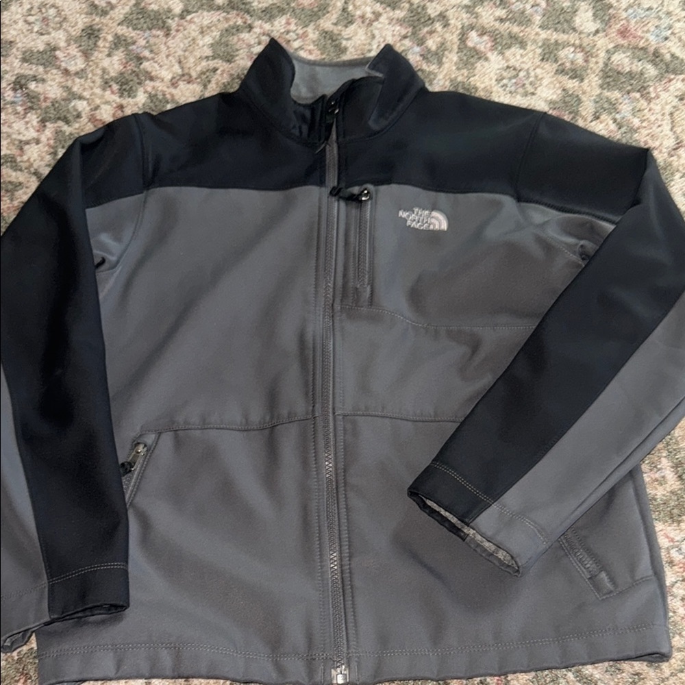 The North Face boys  Grey & Black Softshell Jacket size L (14/16) unique
